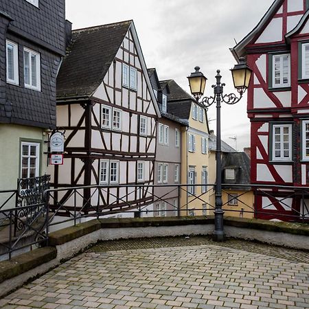 Altstadt Apartment Am Dom Wetzlar, 1 Zi, Kueche, Bad Mit Parkplatz Am Grundstueck Eksteriør bilde